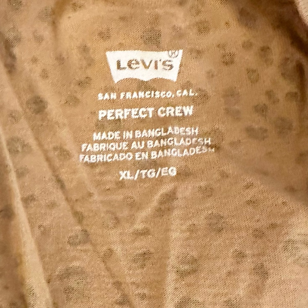 Levi’s Tee - Picture 3 of 3